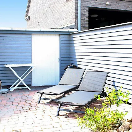 Beautiful Holiday In Near Sea Holiday home
