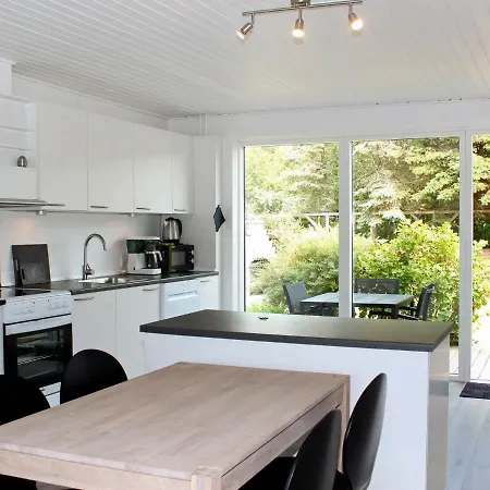 Beautiful Holiday In Near Sea Holiday home
